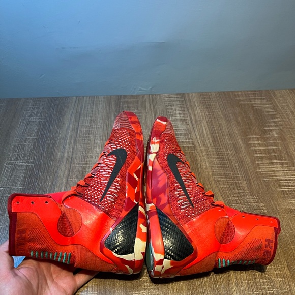 Nike Kobe 9 Elite Christmas 2014 Mens Athletic Sneaker Size 8.5 Red 630847-600 - Picture 5 of 9